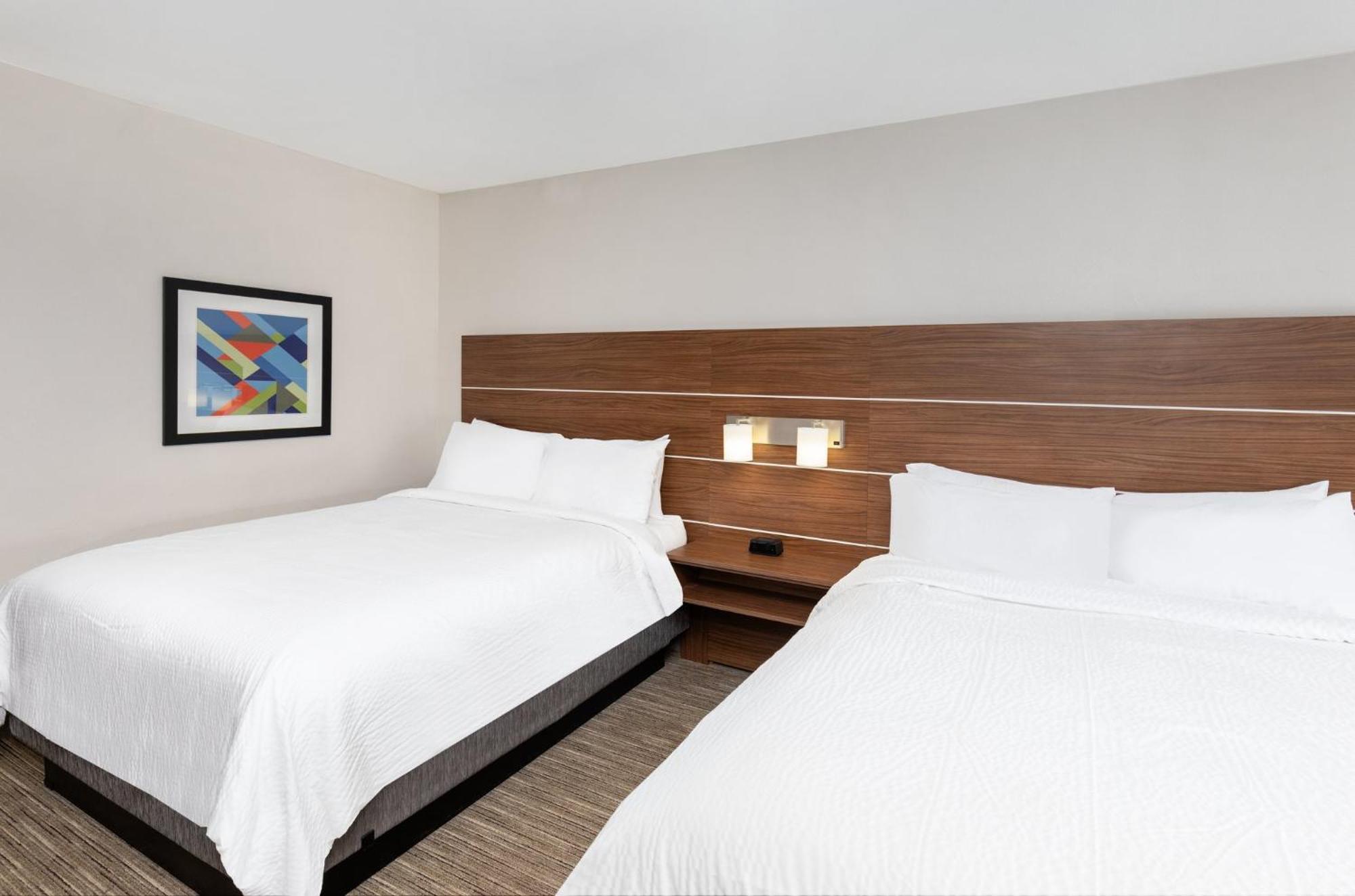 Holiday Inn Express Hotel & Suites Birmingham - Inverness 280 By Ihg Exterior photo