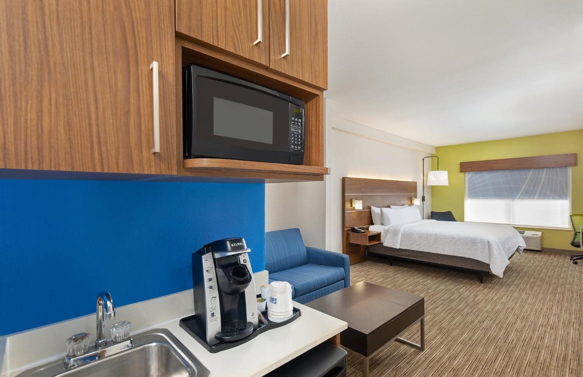 Holiday Inn Express Hotel & Suites Birmingham - Inverness 280 By Ihg Exterior photo