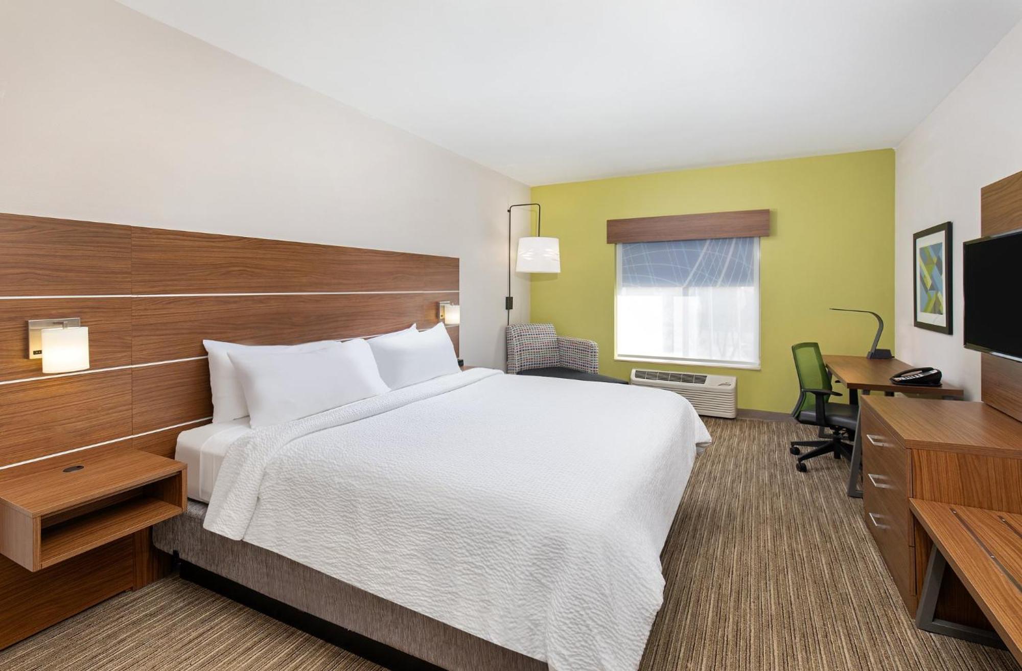 Holiday Inn Express Hotel & Suites Birmingham - Inverness 280 By Ihg Exterior photo